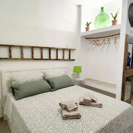 Mezzanine 38 * Locorotondo